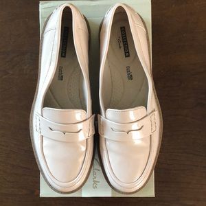 Super comfy and cute light pink flats